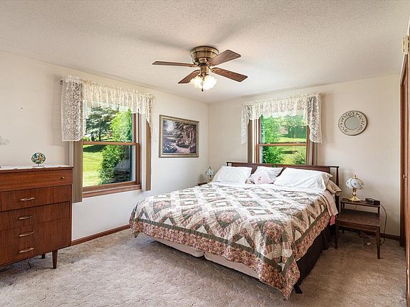 5th image of 224 Eagles Bluff Rd