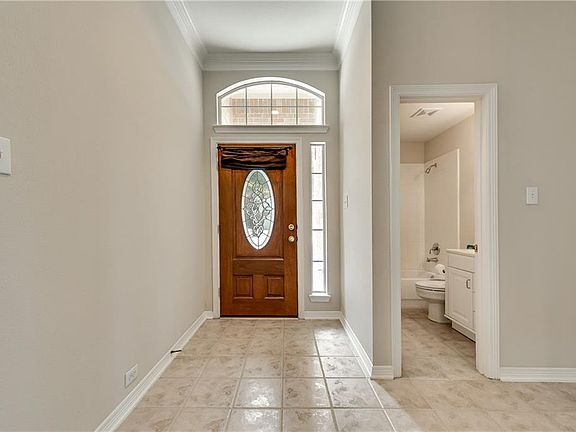2nd image of 2516 La Paloma Ln