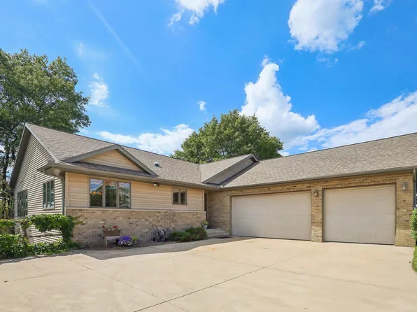 2912 Bluebird Dr, Portage, WI 53901