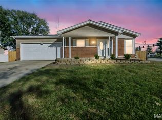 1814 Springhill Dr, O'Fallon, MO 63366