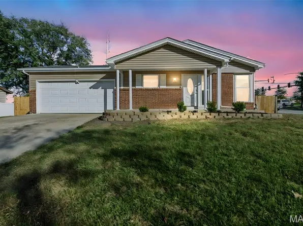 1814 Springhill Dr, O'Fallon, MO 63366