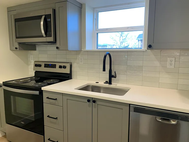 2104 S Corona St — Photo 10