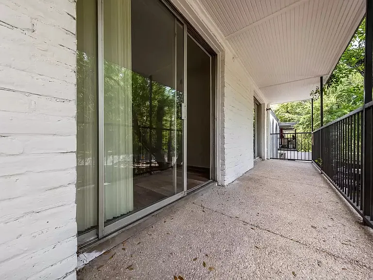 1403 Jackson Keller Rd — Photo 6