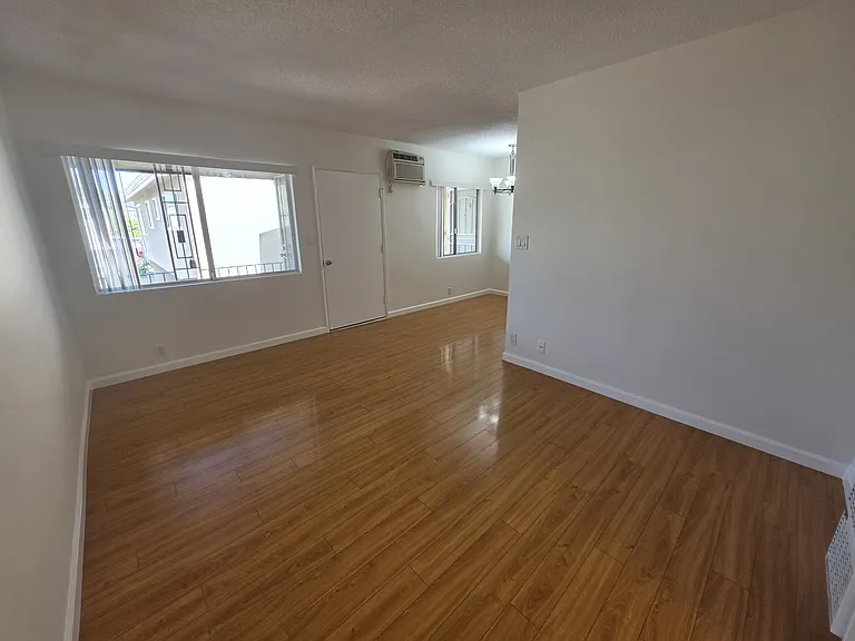 620 W Lexington Dr #5 — Photo 15
