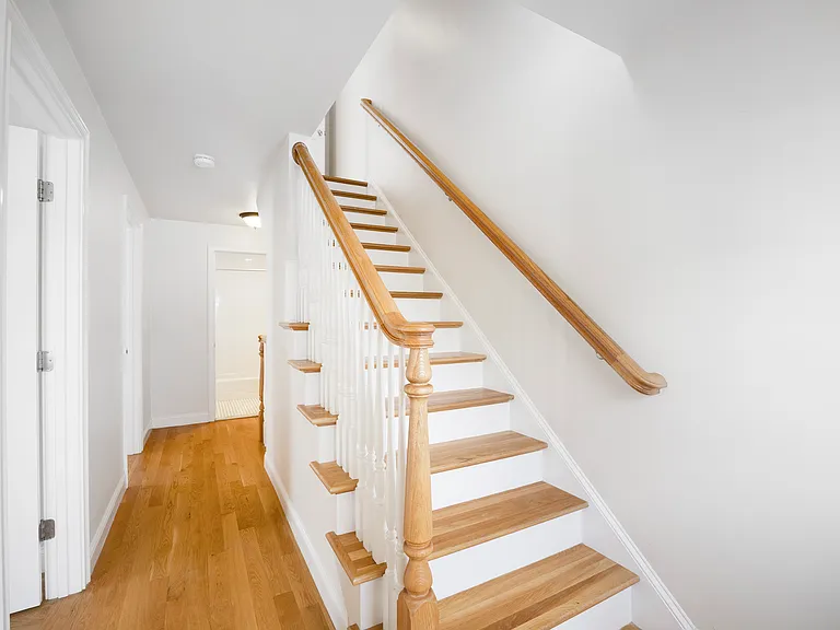 48 Spruce St — Photo 17