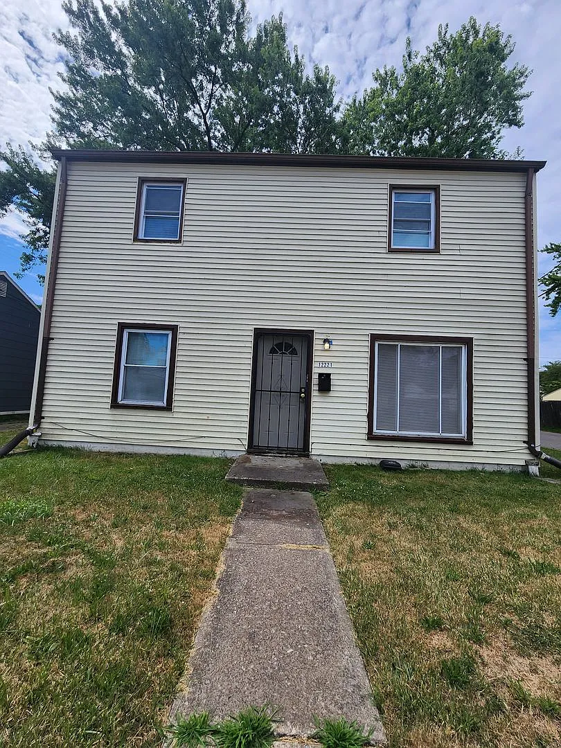4 Bedroom House For Rent - 12221 Sobieski Ave — Photo 1