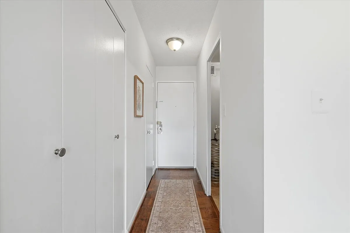Studio, 527 sqft, $1,850 — Photo 4