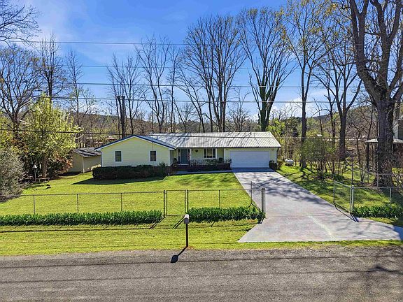 2nd image of 279 River Drive Est