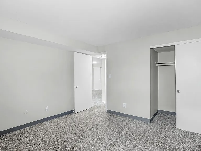 Thurber Square Apartments — Photo 25