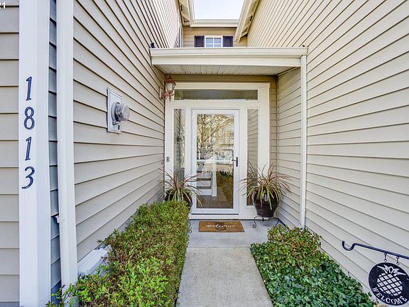 3rd image of 1813 SE 112th Pl #38