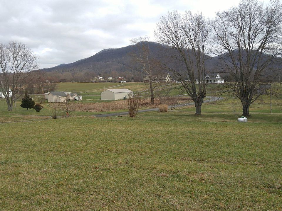 2nd image of 302 Arrowood Rd #5