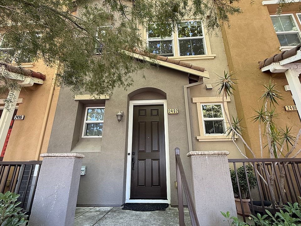 1st image of 2492 Autumnvale Ave