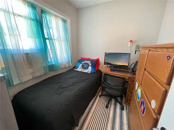 5th image of 50 Oceanic Ave