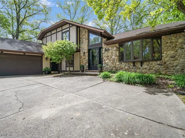 5108 Great Oaks Pkwy, Independence, OH 44131