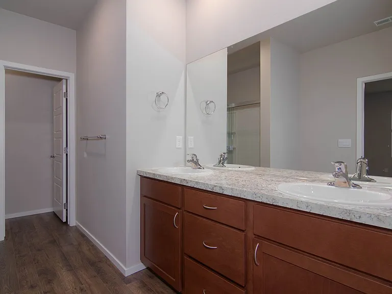 5507 W Georgetown Ln — Photo 5