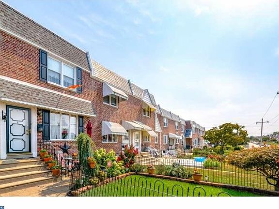 3rd image of 2825 Longshore Ave