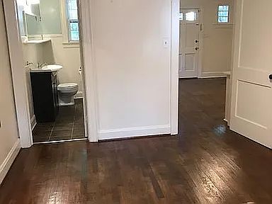 5th image of 918 Iredell St