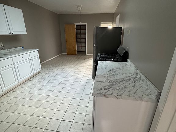 2nd image of 2023 Murray Hill Rd APT 9