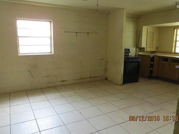 2nd image of 1520 Grove Ave
