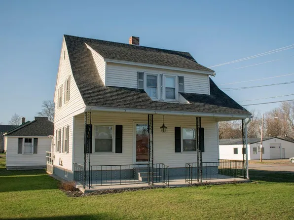 22 Jewett Street, Skowhegan, ME 04976