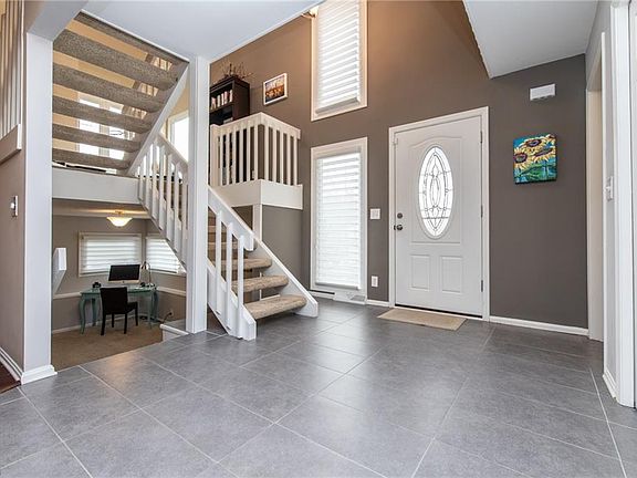 2nd image of 5825 Dodsworth Ln