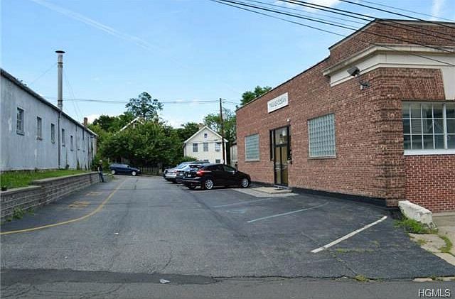 2nd image of 40 Lydecker St