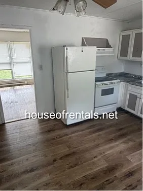 119 N Olive St — Photo 4