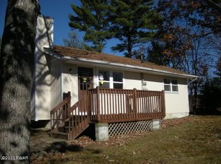 250 Acorn Cir, East Stroudsburg, PA 18302