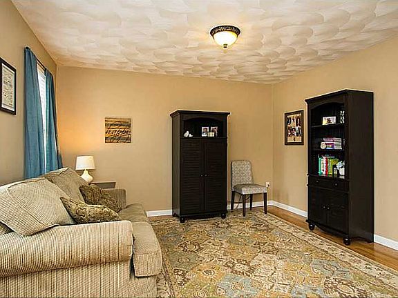 5th image of 3 Woodside Dr