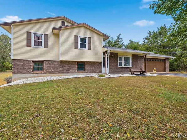 405 Chadrick Dr, Desloge, MO 63601