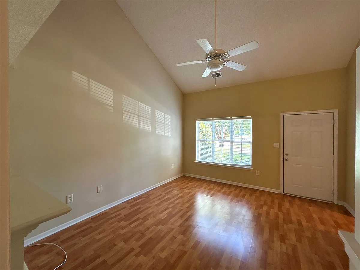 Building Photo - 12402 Bluestem Ln