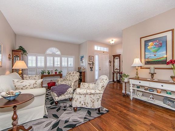4th image of 14616 Chloe Ct