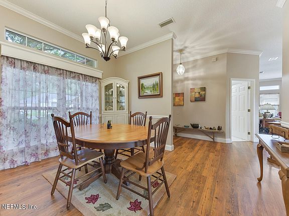 3rd image of 5707 Plum Hollow Dr W