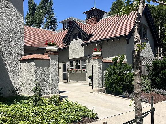 3rd image of 2928 E Kenwood BOULEVARD