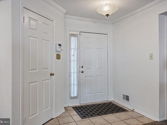 5th image of 324 Tuvira Ln