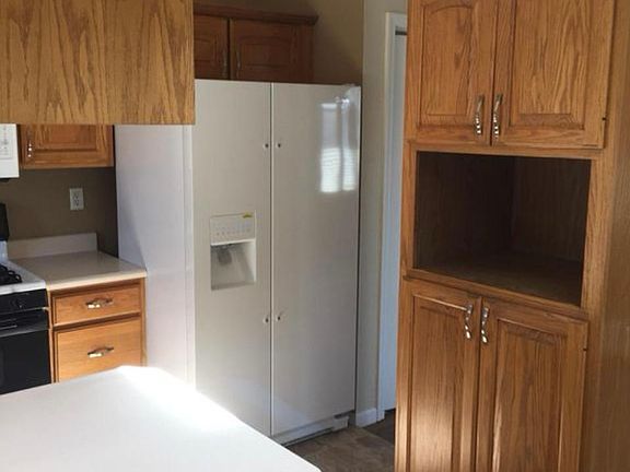 3rd image of 1533 Sir Lancelot Dr #1533