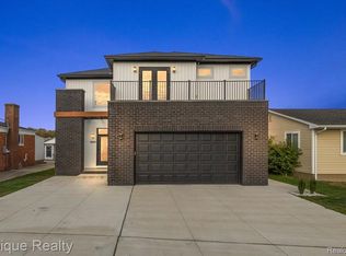 45951 Edgewater St, New Baltimore, MI