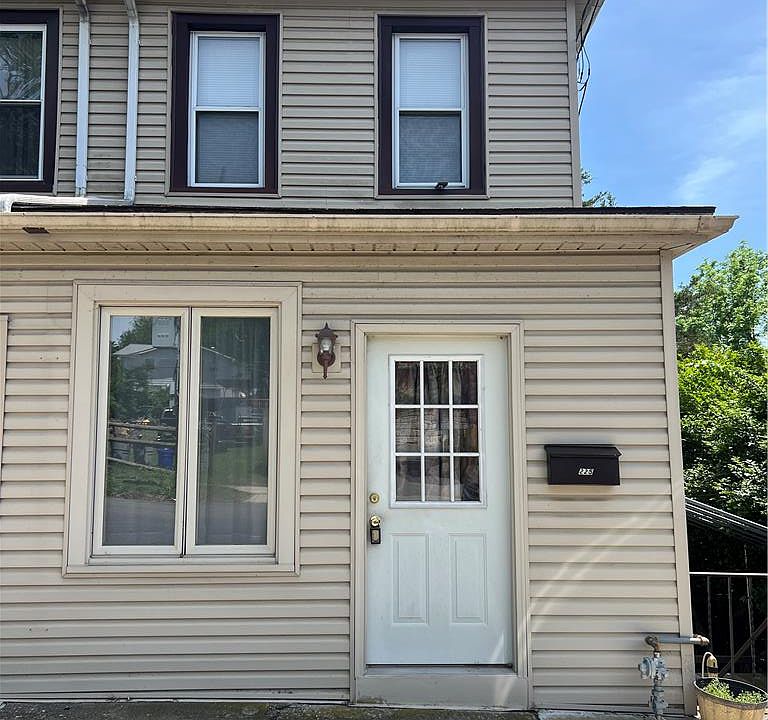 1st image of 225 E Saint Joseph St
