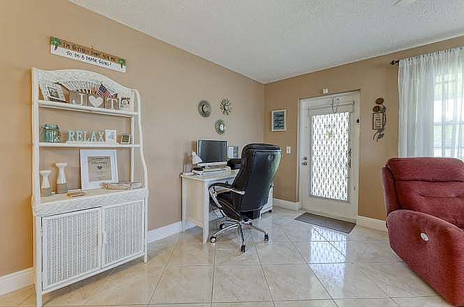 1st image of 329 Markham Cres #O