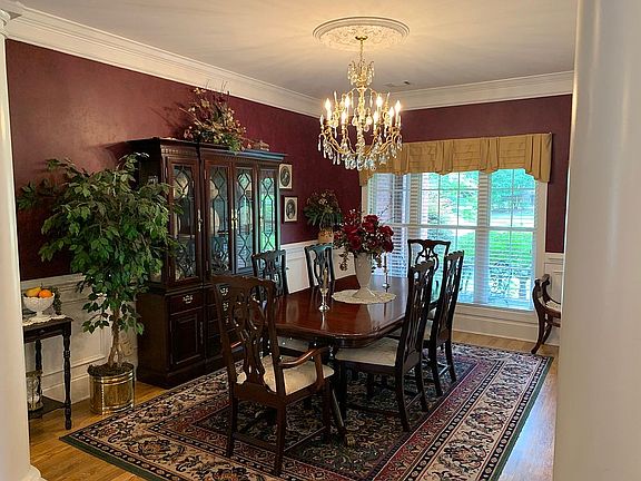 5th image of 339 Royal Crest Cir