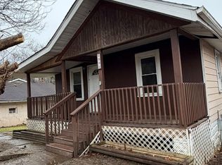 1331 Race St, Zanesville, OH 43701