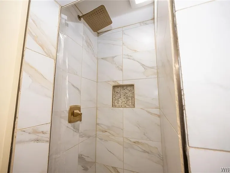 98 E Delavan Ave #N — Photo 10