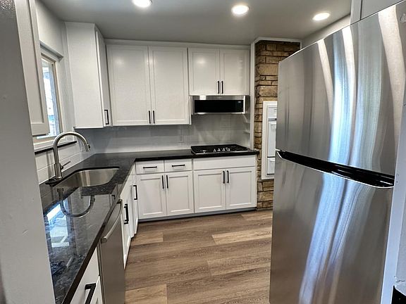 4th image of 836 Seamas Ave