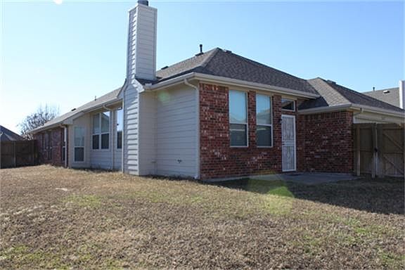 2nd image of 1613 Summerfield Dr