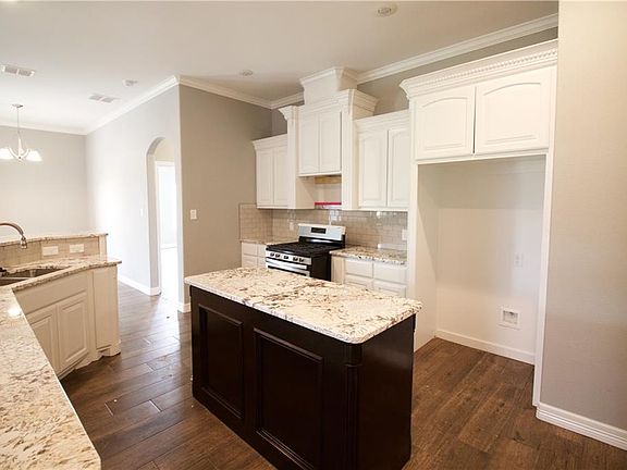 5th image of 2730 Yeager Dr