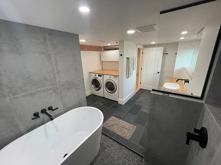 Washer & Dryer Laundry Space connected