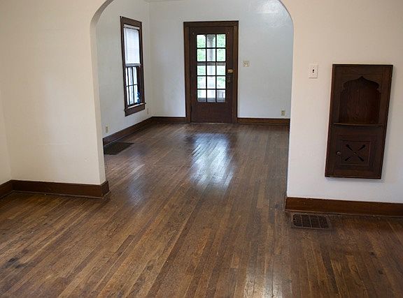 5th image of 715-715 S Woodlawn Ave