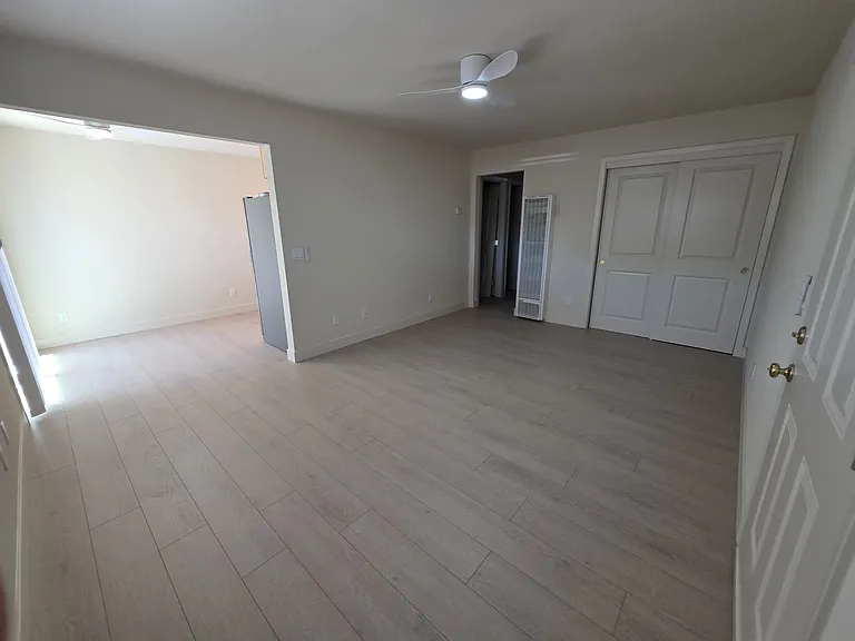 1060 Rio Ln #C — Photo 4