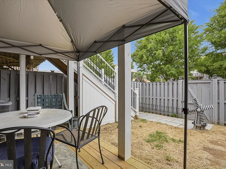 185 Magellan Dr — Photo 4