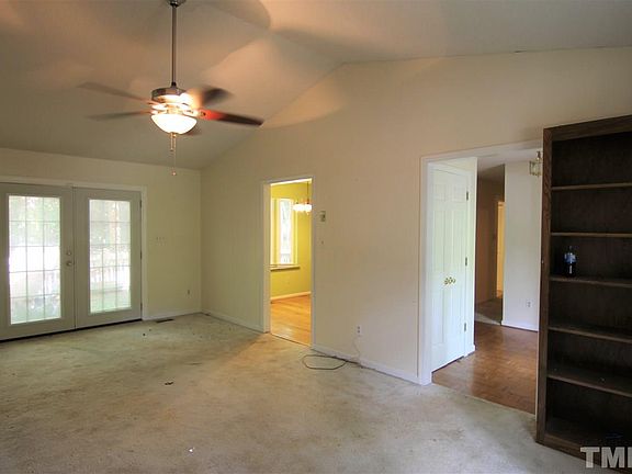 5th image of 621 Buttonwood Dr